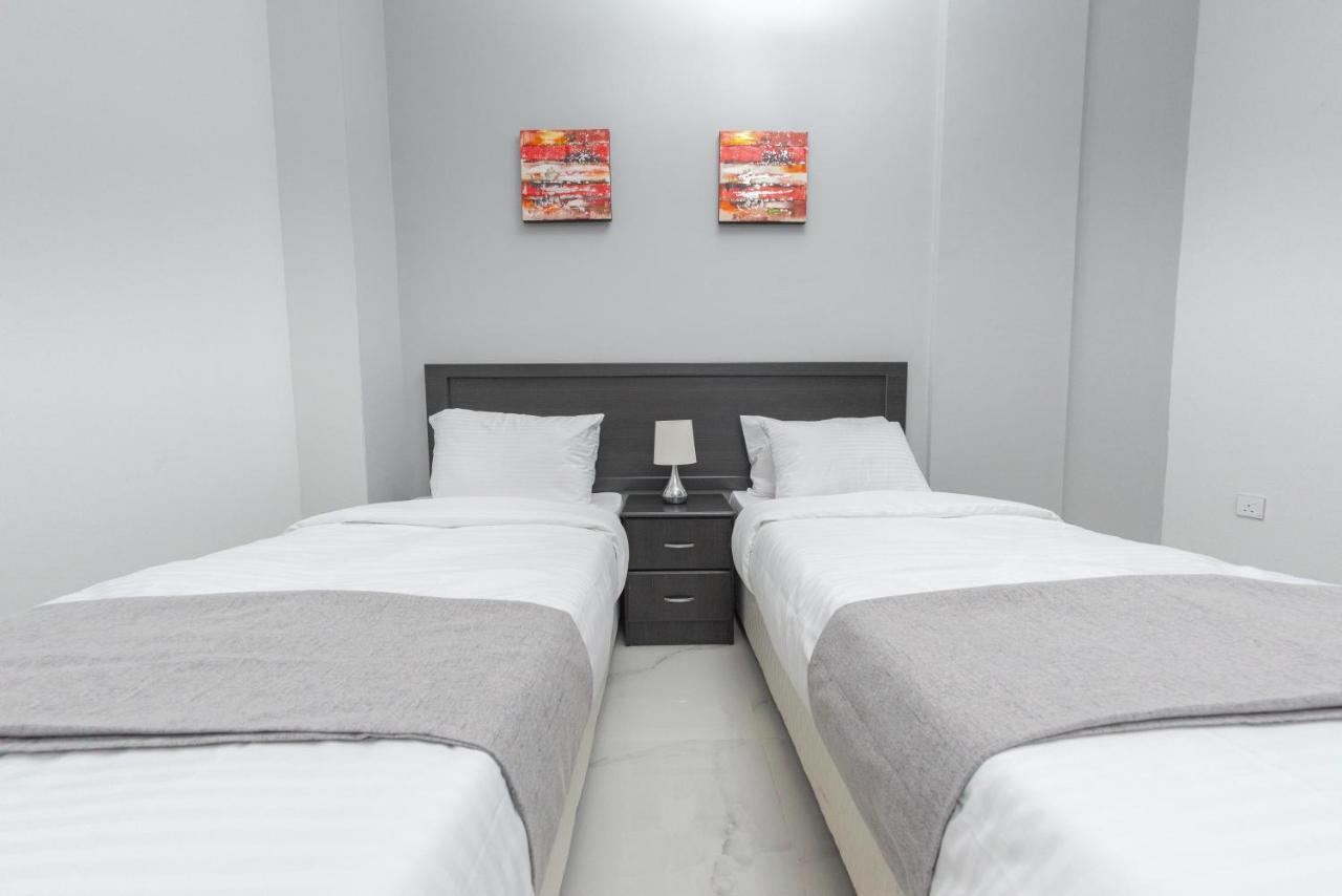 Al Sqlawi Hotel Apartment Ras al Hadd Bagian luar foto