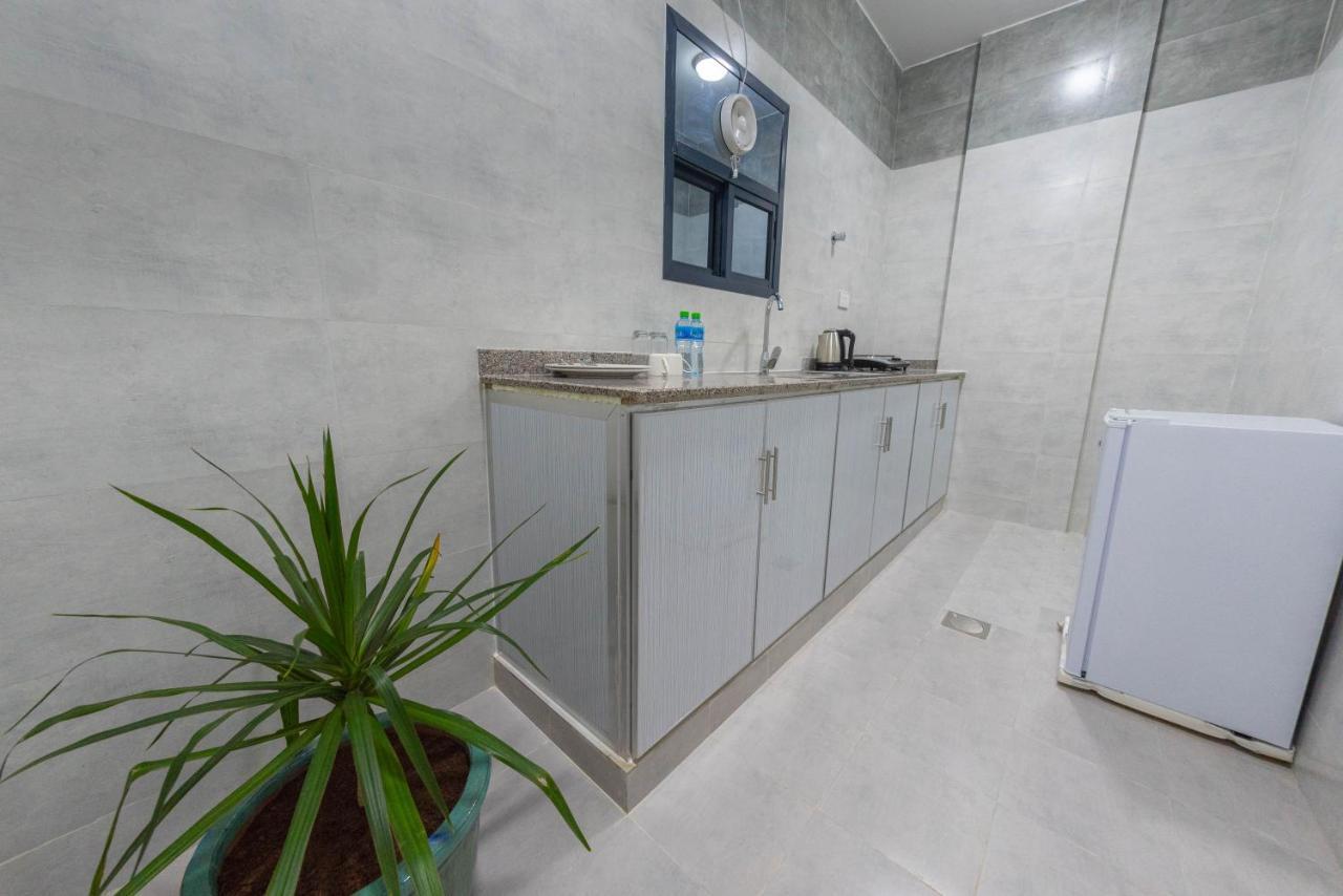 Al Sqlawi Hotel Apartment Ras al Hadd Bagian luar foto