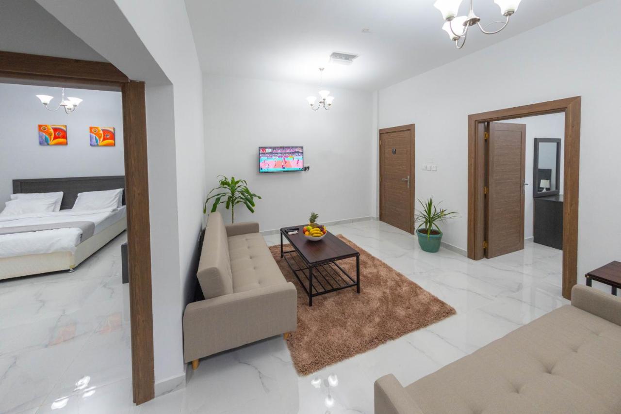Al Sqlawi Hotel Apartment Ras al Hadd Bagian luar foto