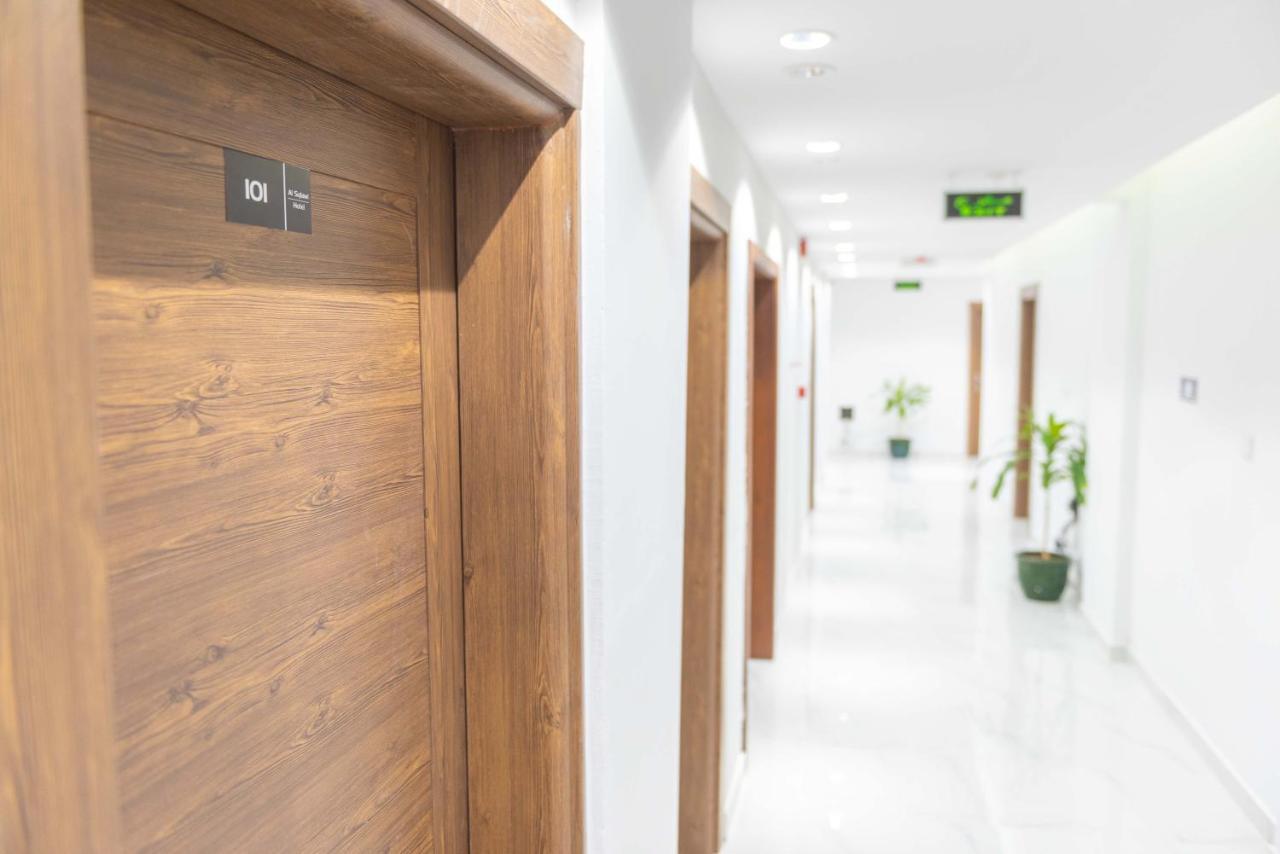 Al Sqlawi Hotel Apartment Ras al Hadd Bagian luar foto