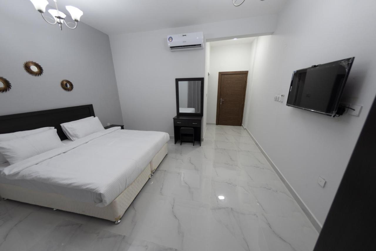 Al Sqlawi Hotel Apartment Ras al Hadd Bagian luar foto